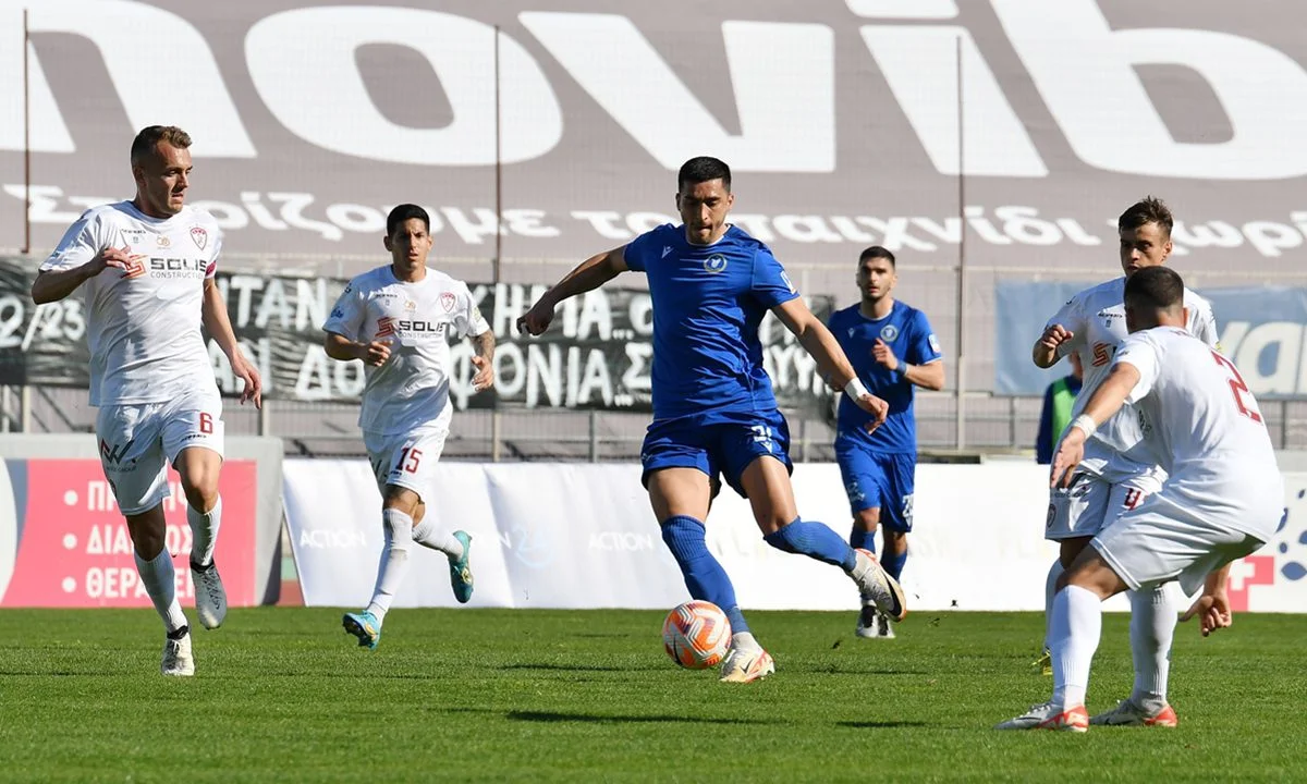 Super League 2: Ζωντανή στο κυνήγι του Λεβαδειακού η ΑΕΛ