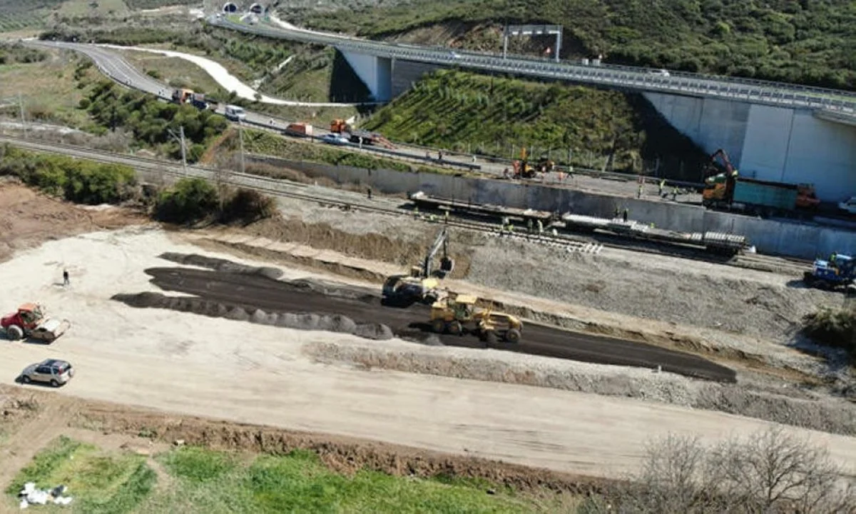 Τέμπη: Το χώμα πιθανότατα περιείχε στοιχεία, αλλά και υπολείμματα σωρών, αλλά η Πυροσβεστική έδωσε εντολή να απομακρυνθεί ως «άχρηστο»!