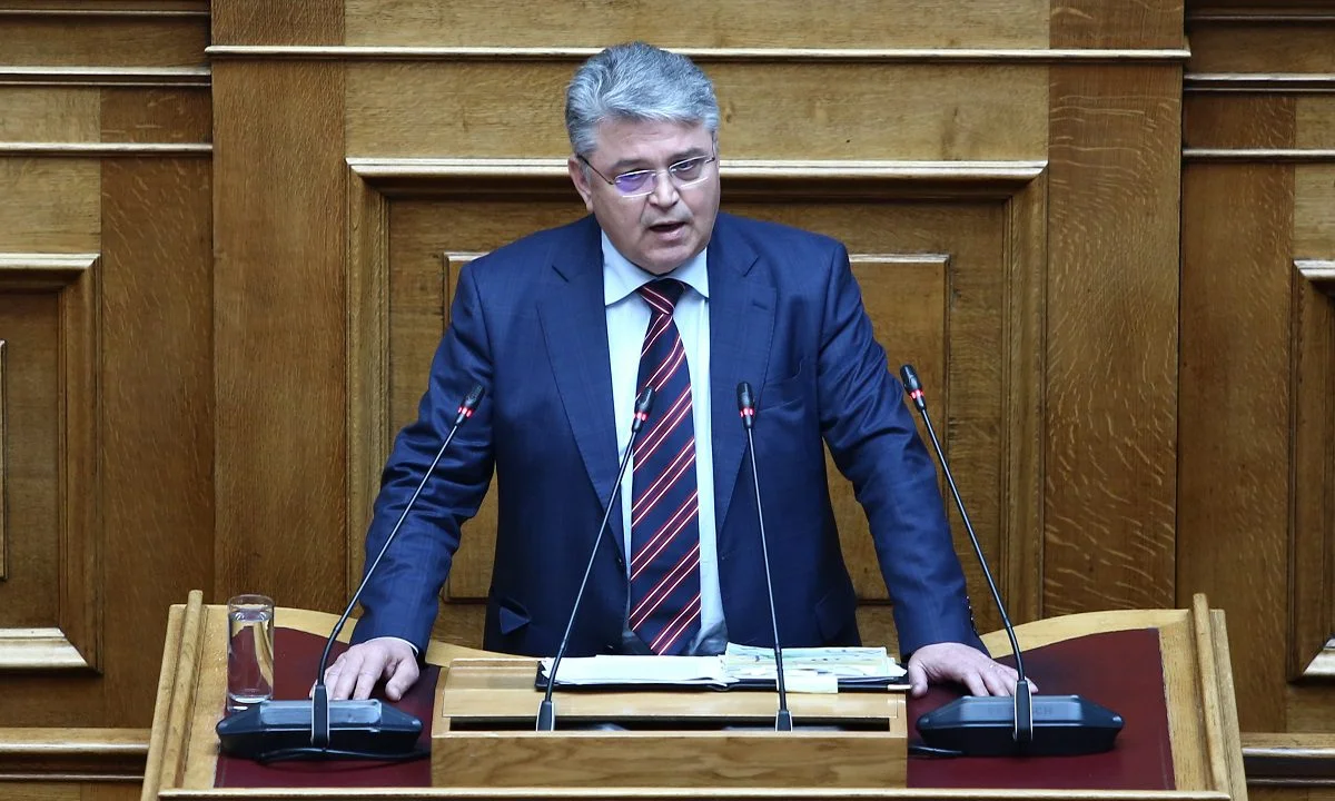 Δημήτρης Νατσιός - ΝΙΚΗ: Η κυβέρνηση θέλει να κάνει τους φοιτητές πελάτες των συνεταίρων της