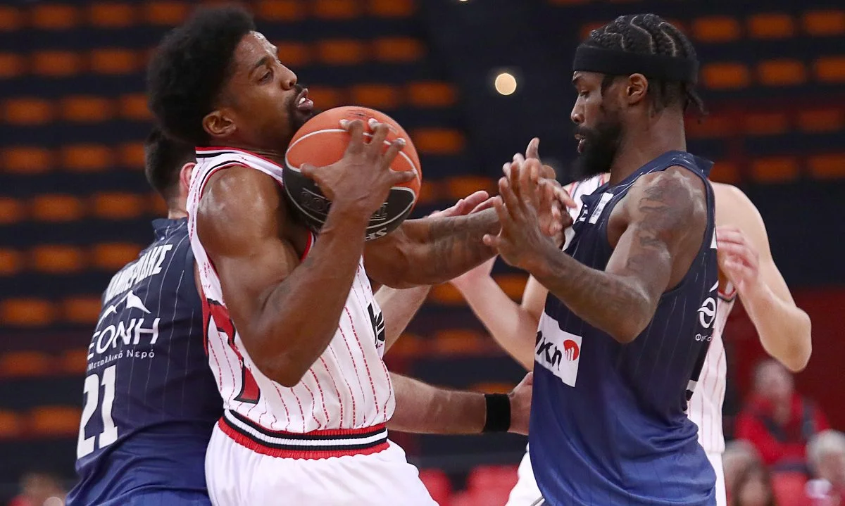 Βαθμολογία Basket League: Δείτε πώς διαμορφώθηκε η κατάταξη μετά τις νίκες των Ολυμπιακού, Προμηθέα, Περιστερίου και ΑΕΚ.