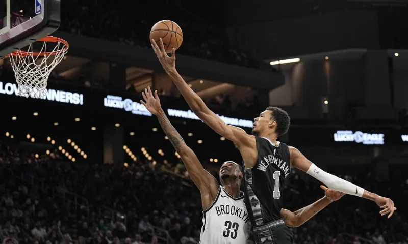 NBA Αποτελέσματα: Τέζαρε τους Νάγκετς ο Ίρβινγκ - Έγραψε ιστορία ο εκπληκτικός Ουεμπανιάμα