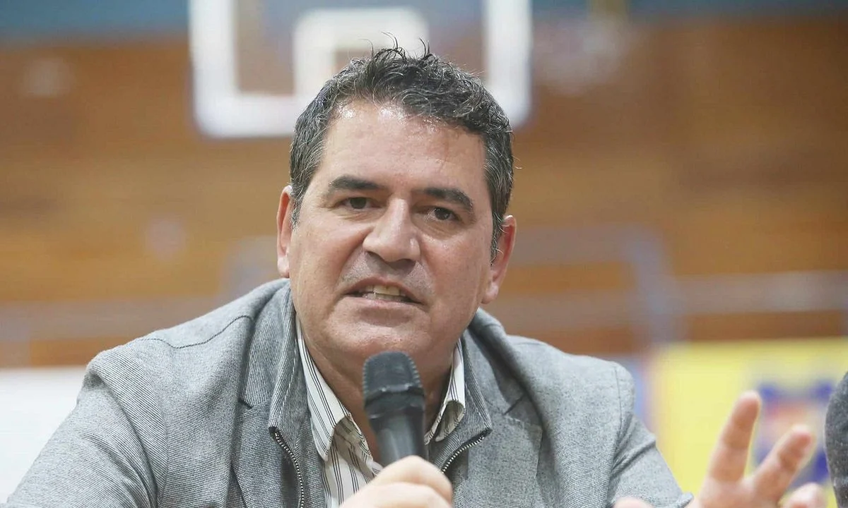 Κώστας Ρούπτσος: Αγαπήστε τον και… στηρίξτε τον