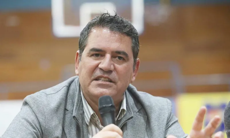 Κώστας Ρούπτσος: Αγαπήστε τον και… στηρίξτε τον