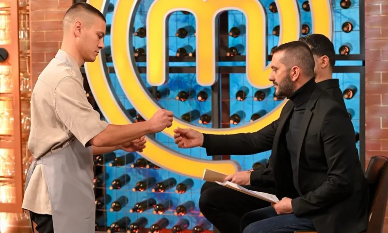 MasterChef highlights 29/3: «Ξήλωσαν» τον αρχηγό των Γκρι - «Εύχομαι να μην ανέβεις στον εξώστη!» (vids)
