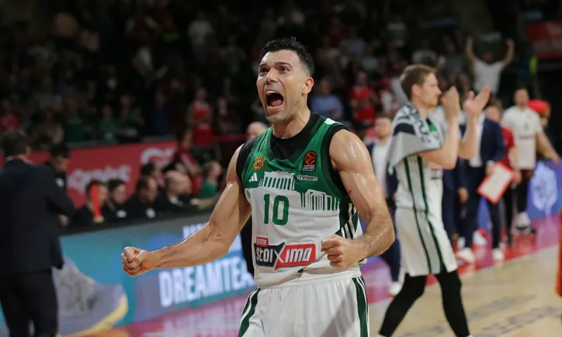 Παναθηναϊκός: Τρέλα ο Σλούκας - Χόρτο μαγικό η εξέδρα (vids)