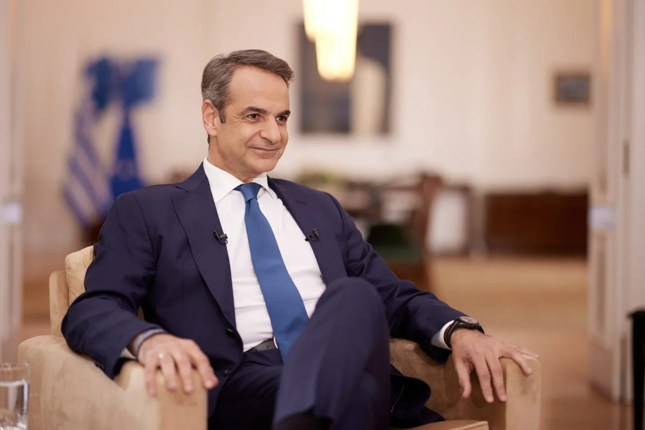 «Όχι, δεν θεωρώ ότι υπάρχει πολιτική ευθύνη για το συμβάν», είπε ο Κυριάκος Μητσοτάκης για τη δολοφονία της Κυριακής, «ξεπλένοντας» τον Χρυσοχοΐδη.