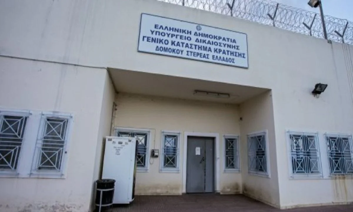 Εδώ μωρέ - Πηγαίναμε τον Ριζάι μεταγωγή και έμεινε η κλούβα στην ανηφόρα στις στροφές