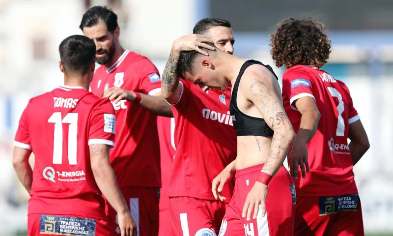 Super League νέα (11/4): Ξεσκαρτάρισμα στον Πανσερραϊκό - Ο έντονος προβληματισμός στον ΟΦΗ και οι «κλειδωμένες» μεταγραφές της Λαμίας