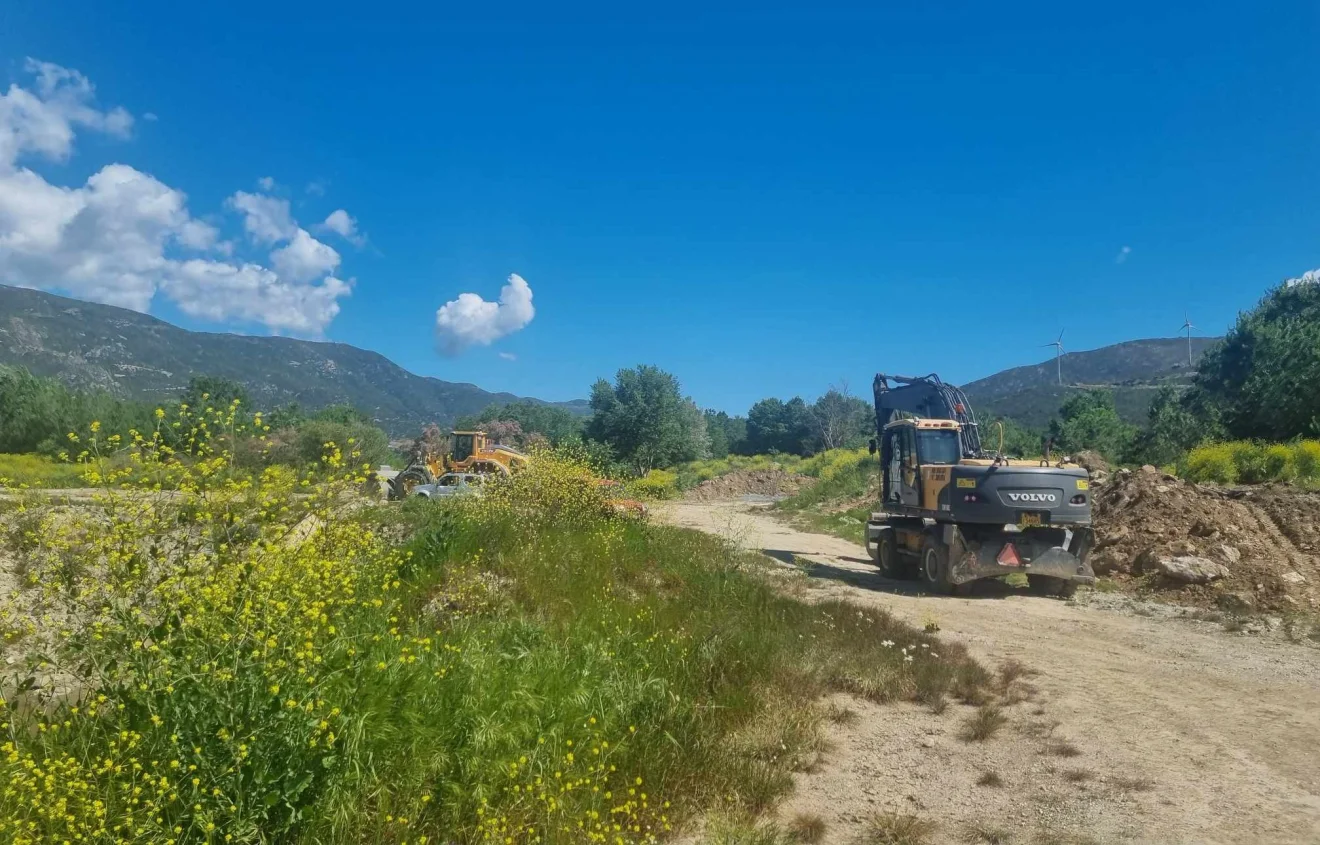 «Αγωνιώ μήπως βρεθεί βιολογικό υλικό του αδερφού μου» λέει η αδερφή του αδικοχαμένου Γιάννη Βουτσινά - Συνεχίζονται οι έρευνες στο οικόπεδο.