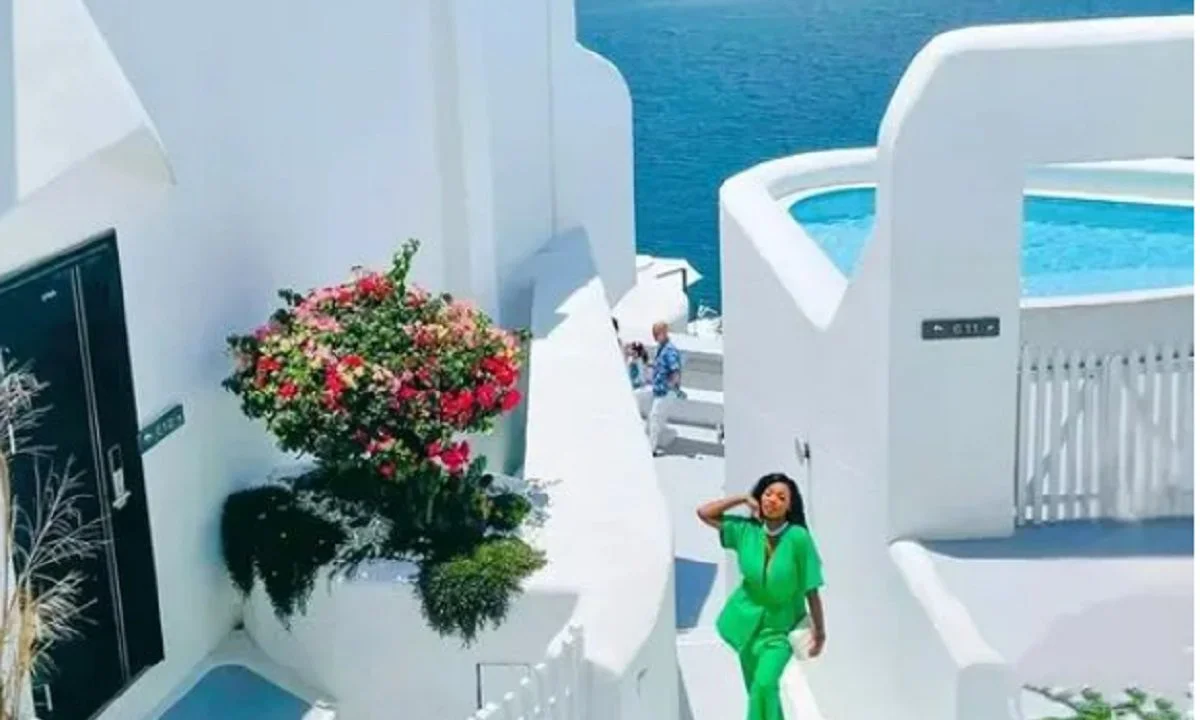 Οι Κινέζοι αντέγραψαν την Σαντορίνη και γίνεται χαμός από τουρίστες στην Κίνα