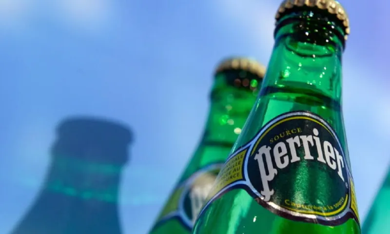 Βρέθηκε δείγμα κοπράνων σε μεταλλικό νερό Perrier