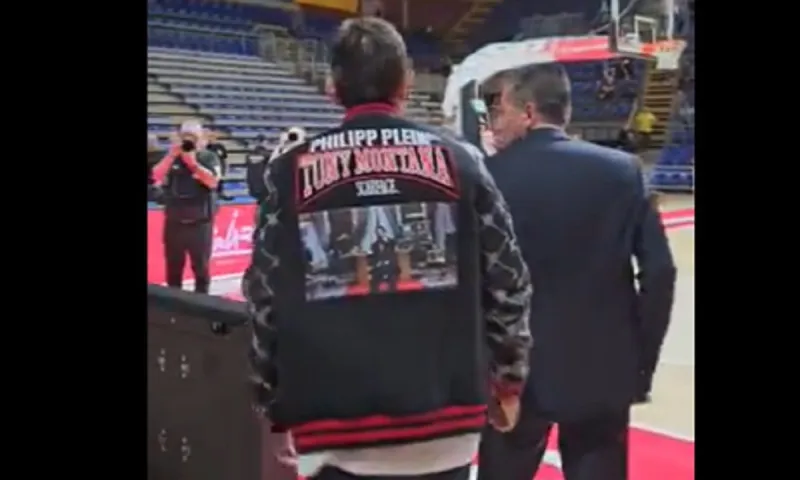 Πόσο έκανε το μπουφάν που ο Δημήτρης Γιαννακόπουλος φόρεσε στο Βελιγράδι