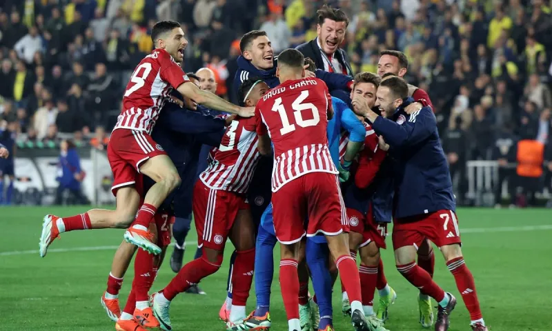 Ο Ολυμπιακός τινάζει το πρωτάθλημα στον αέρα!