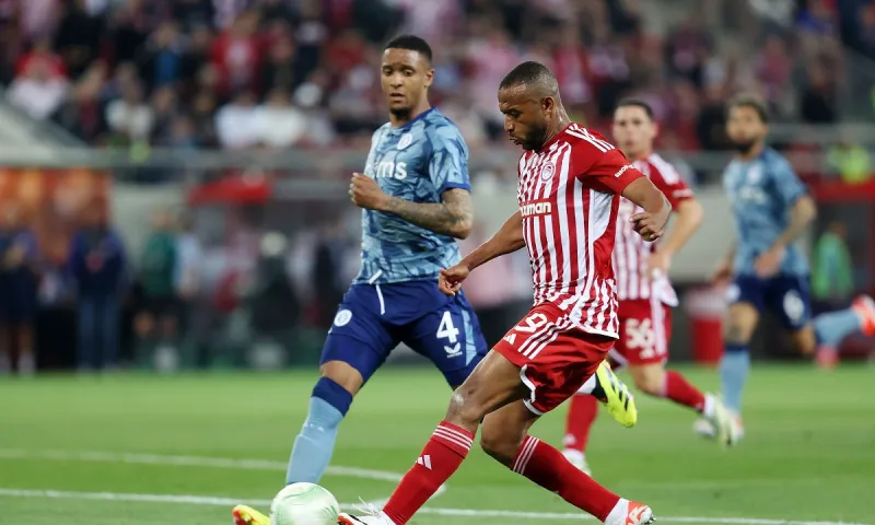 Ολυμπιακός - Άστον Βίλα: Θεε μου 2-0 πάλι με τον Ελ Κααμπί! Καίγεται ο Πειραίας και το Πασαλιμάνι
