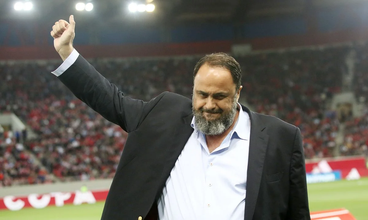 Βαγγέλης Μαρινάκης: Τον βρήκαν από το BBC μετά τον αγώνα Ολυμπιακός - Άστον Βίλα και τον ρώτησαν για Νότιγχαμ και Ολυμπιακό