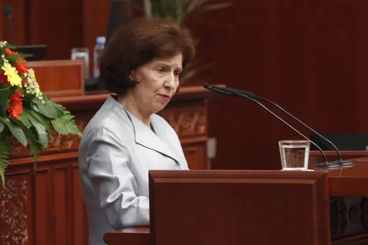 Σκόπια: Το δικαίωμα στον αυτοπροσδιορισμό κάνει χρήση η πρόεδρος τον Σκοπίων για να λέει τη χώρα Μακεδονία - Η 71χρονη μία ζωή ζει στο... ψέμα - Τι κάνουν οι ψευτομακεδόνες στην Ελλάδα