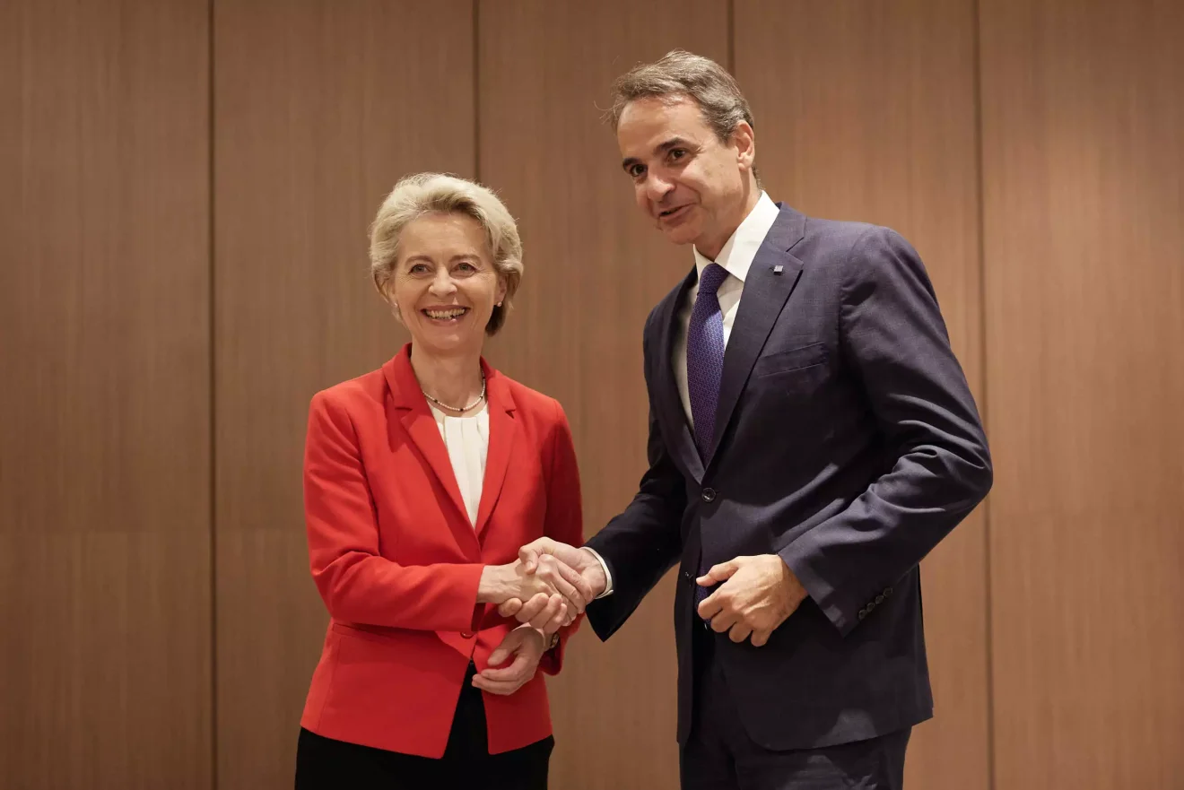 Ο Μητσοτάκης καλεί την πρόεδρο της Κομισιόν να πάρει μέτρα για την ακρίβεια και οι πολυεθνικές... τρέχουν να κρυφτούν...