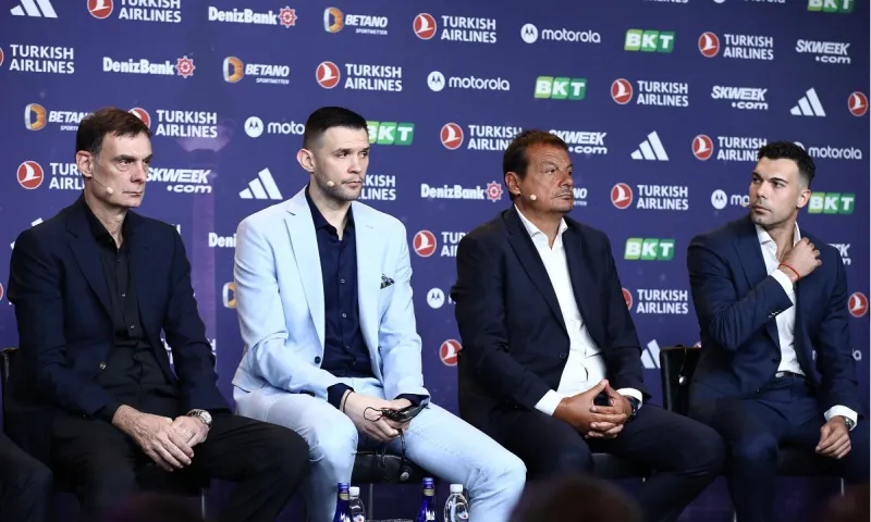 Final Four 2024: Ο Μπαρτζώκας, η ατάκα για τους παίκτες και ο Σλούκας που καθόταν παραδίπλα