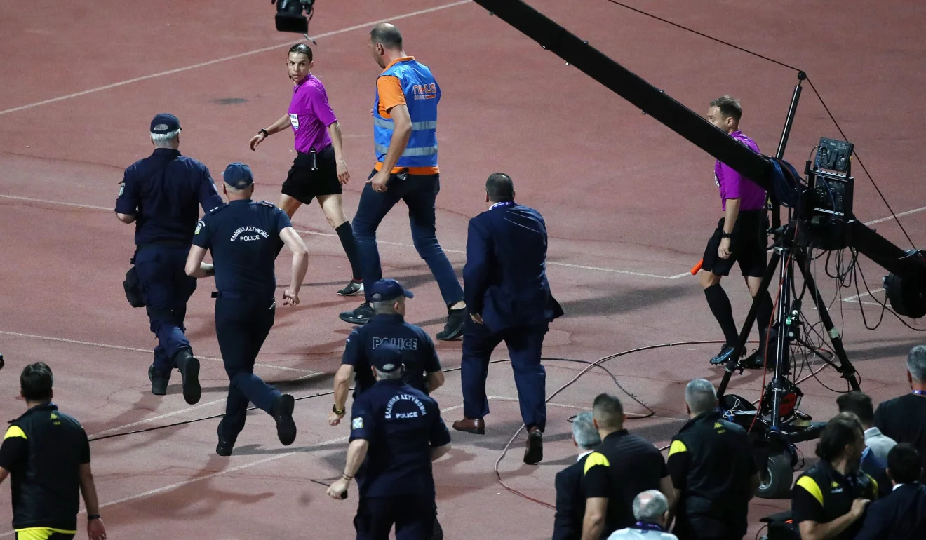 Τελικός Κυπέλλου: Ενήμερη η UEFA για όσα έγιναν στο Πανθεσσαλικό με την Φραπάρτ. Ακόμα δεν υπάρχει αντίδραση από την πλευρά της ευρωπαϊκής Ομοσπονδίας.