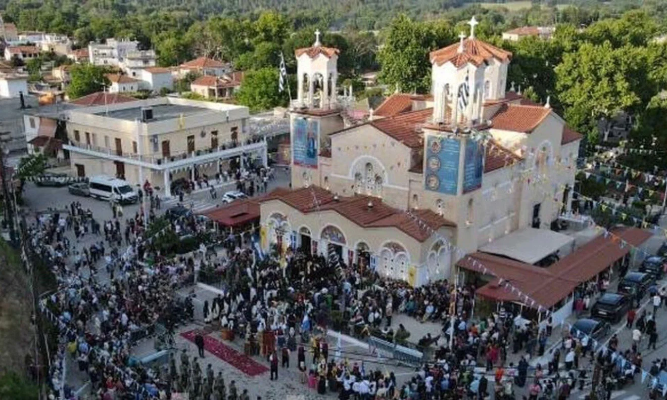 Μεγαλειώδης ήταν η εορτή του αγίου Ιωάννη του Ρώσσου, συμπληρώνοντας τα 100 χρόνια από την έλευση του σκηνώματος στο Προκόπι.