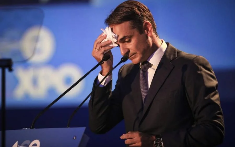 Κρύος... ιδρώτας έλουζε τον Κυριάκο Μητσοτάκη στην ιδέα ότι ενόψει ευρωεκλογών θα τον γιούχαρε όλο το γήπεδο και θα το έβλεπε όλη η Ευρώπη.