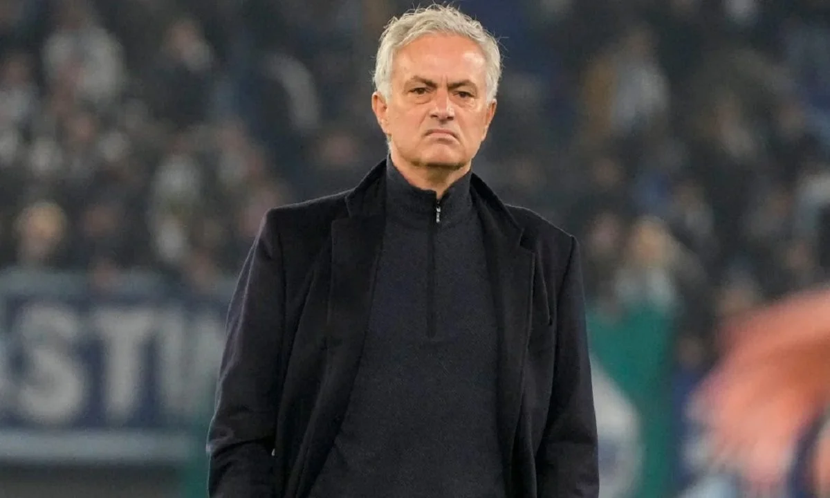 Έκλεισε τον Μουρίνιο για 2+1 χρόνια
