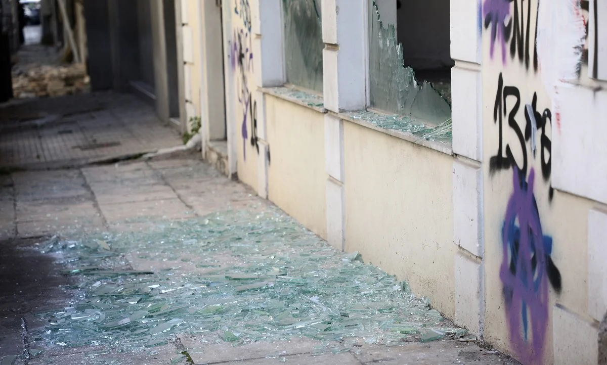 Φοβερή έκρηξη έγινε στα Πατήσια σε κομμωτήριο με αποτέλεσμα να σηκωθεί όλη η γειτονιά στο πόδι και να υπάρξει πανικός