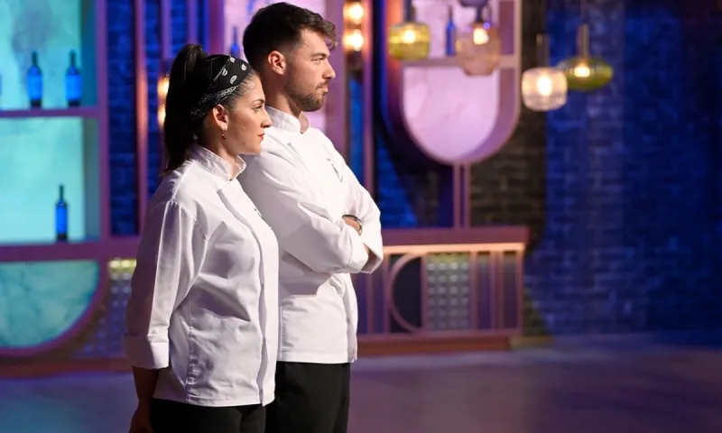 MasterChef τελικός 12-6: Ποιος πήρε το πάνω χέρι για τον τίτλο; - Οι συγγενείς των φιναλίστ έφεραν τα πάνω κάτω (vids)