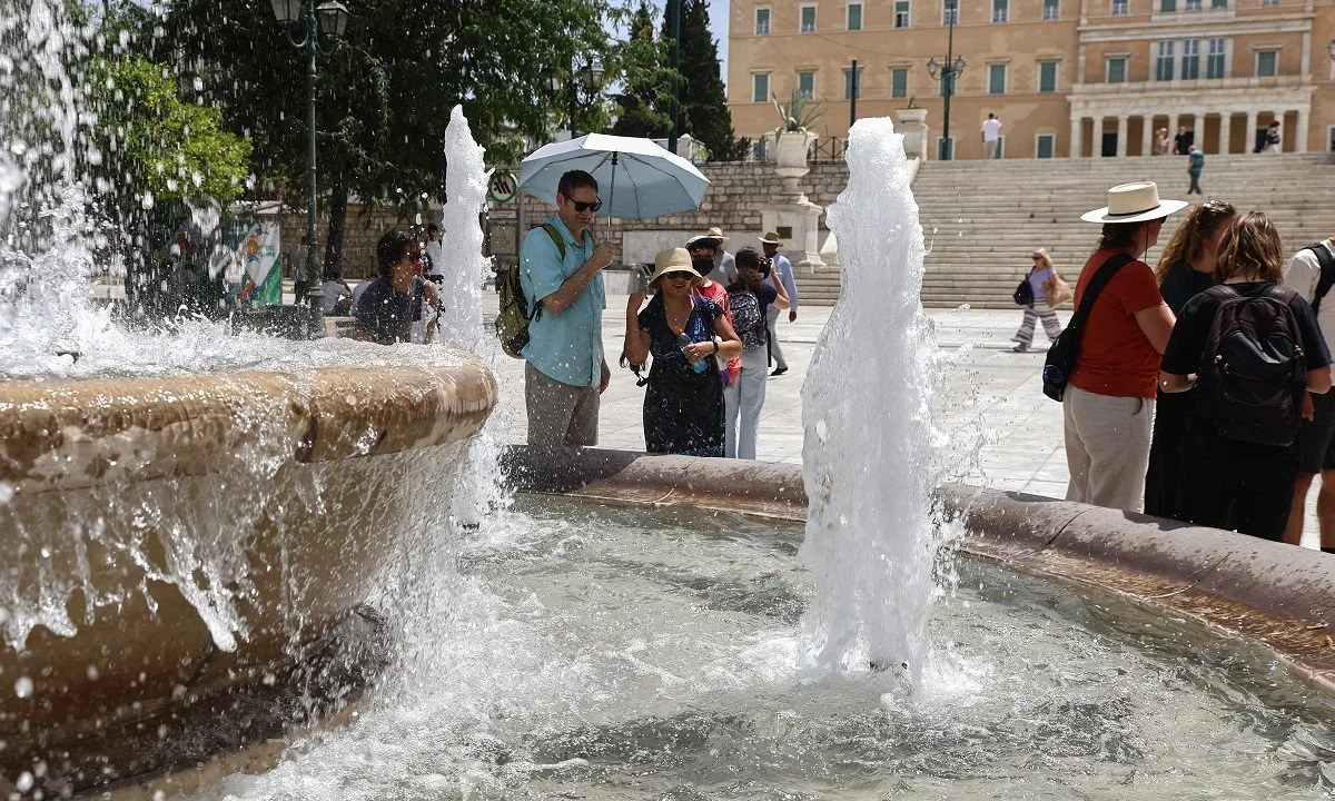 Καιρός: Κορυφώνεται ο καύσωνας που πλήττει σχεδόν όλη την Ελλάδα. Σε ποιες περιοχές ο υδράργυρος θα ξεπεράσει τους 40 βαθμούς Κελσίου.