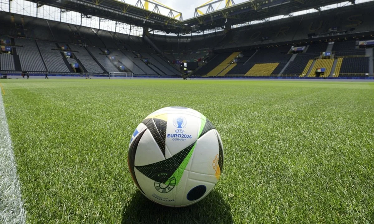 Αυτό το καλοκαίρι το Euro παίζει στο NetBet sport!