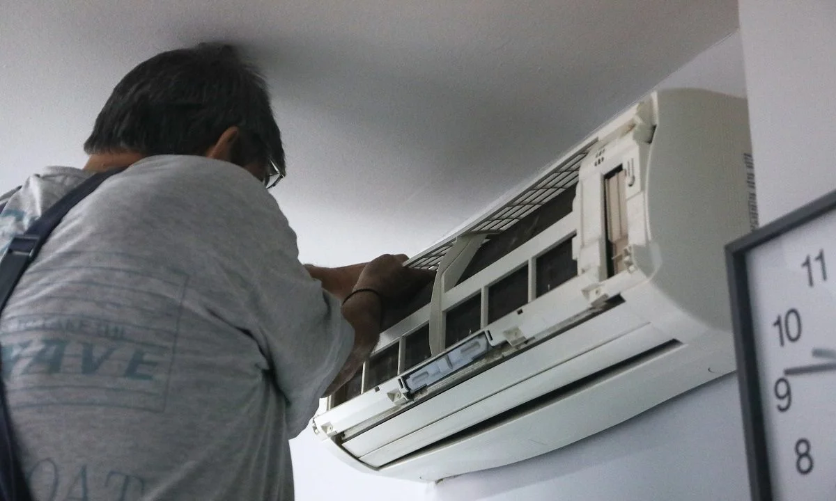 Air Condition: Οι καταναλωτές διαπιστώνουν πως και τα κλιματιστικά δεν γλίτωσαν από το «ράλι» της ακρίβειας. Πόσο κοστίζει ένα κλιματιστικό;