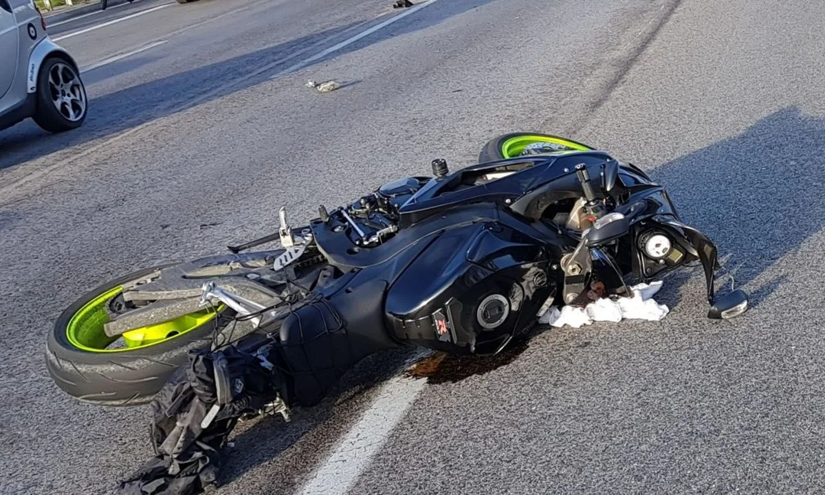 Το τροχαίο ατύχημα σημειώθηκε το πρωί της Τρίτης (18/6) στην Αττική Οδό, στο ύψος του Χαλανδρίου προς Ελευσίνα