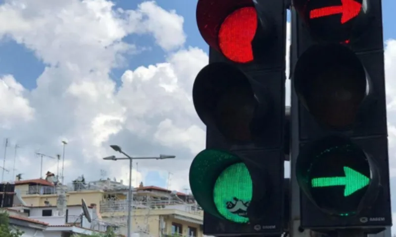 Χάος και κομφούζιο! Δεν λειτουργούν τα φανάρια στη συμβολή Ηρακλείου - Παναγούλη