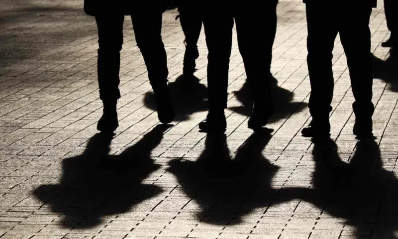 Σοκ στη Γλυφάδα: Λήστεψαν με μαχαίρι 15χρονο – Του πήραν το κινητό του τηλέφωνο