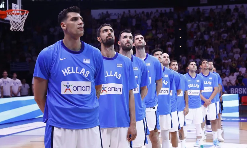 Ελλάδα - Πολωνία: Θερμό χειροκρότημα στην ανάκρουση του Εθνικού μας ύμνου (vid)