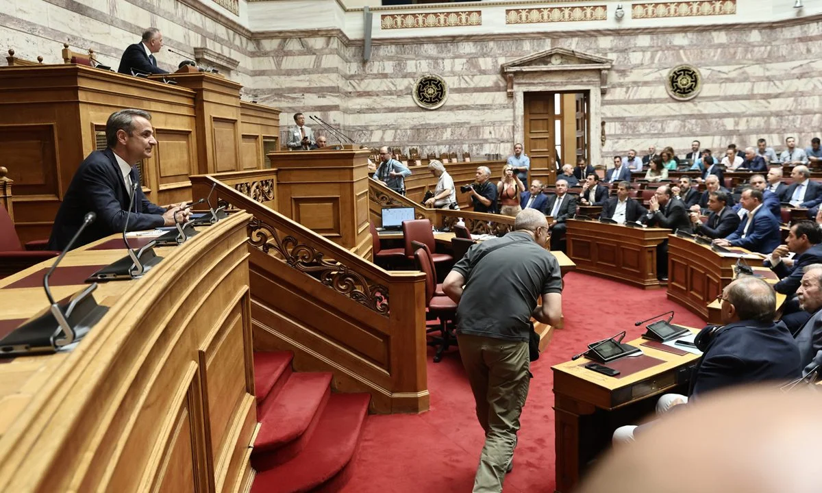 Τάσεις ολικής ρήξης στο εσωτερικό της ΝΔ - Τέτοιο σφυροκόπημα στον Κυριάκο Μητσοτάκη δεν έχει γίνει ποτέ ξανά στα 5 χρόνια.