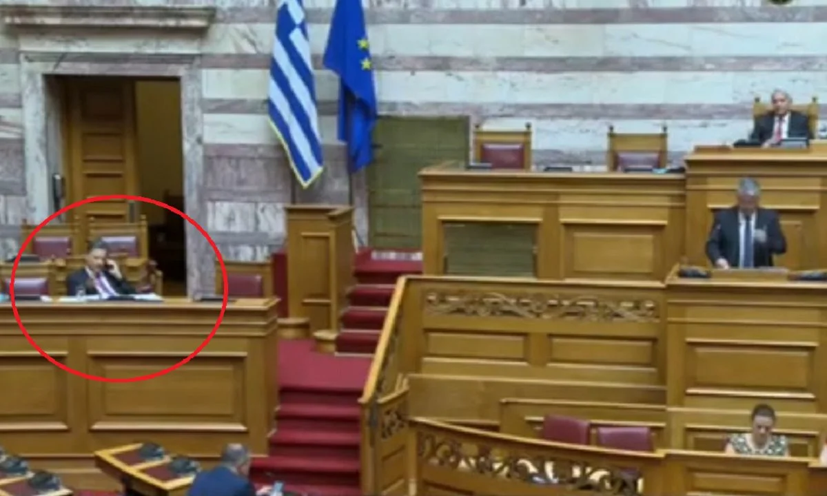 Σκυλακάκης σε στιλ «εδώ μωρέ, μιλάει ο Νατσιός, τελειώνει σε λίγο και φεύγουμε»