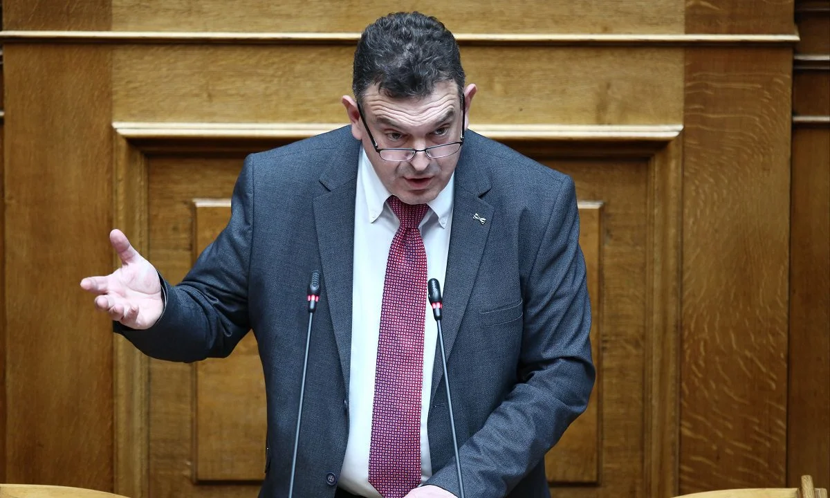 Έξαλλος με το τρίτο φύλο στην πρόσκληση του πρύτανη του ΑΠΘ σε φοιτητές για το Europride