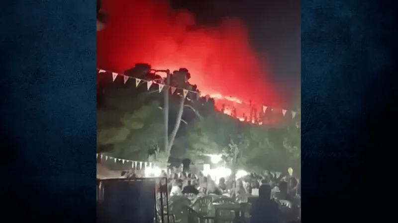 Που θα φτάσει η αναισθησία μας; ΣΟΚ με το βίντεο που καίγεται η Ζάκυνθος και κάποιοι χωριανοί γλεντάνε με φόντο τις φλόγες -  Λαός για τα πανηγύρια!