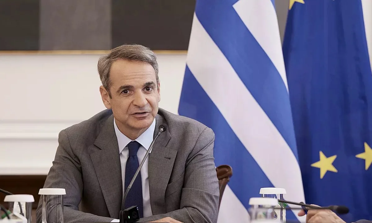 Μετά από ένα εφιαλτικό σαββατοκύριακο με πυρκαγιές, ο - εκτός πραγματικότητας - Κυριάκος Μητσοτάκης, ήταν χαμογελαστός και... ικανοποιημένος.