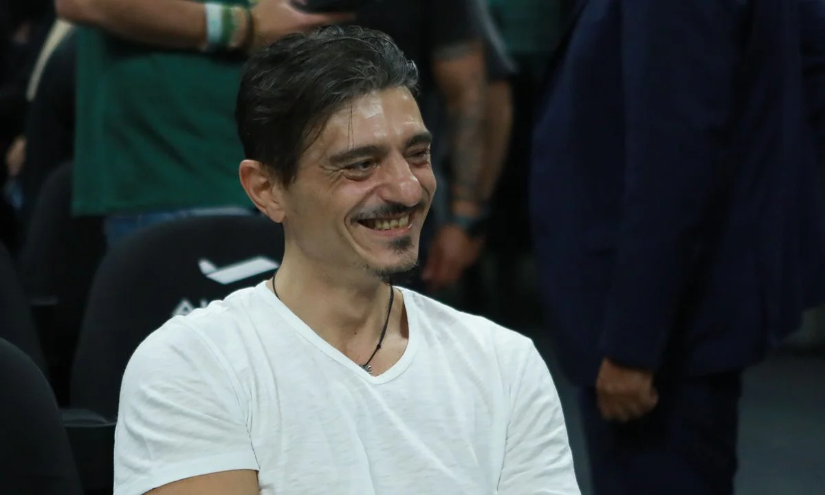 Ο Δημήτρης Γιαννακόπουλος σχολίασε στον επίσημο λογαριασμό του στο Instagram την επιστροφή του Σάσα Βεζένκοφ στον Ολυμπιακό