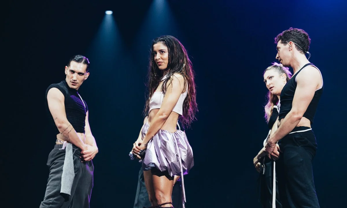 Έντονη συναισθηματικά ήταν η πρόσφατη συναυλία της Μαρίνας Σάττι, η οποία σε μια στιγμή... γονάτισε και την πήραν τα ζουμιά.