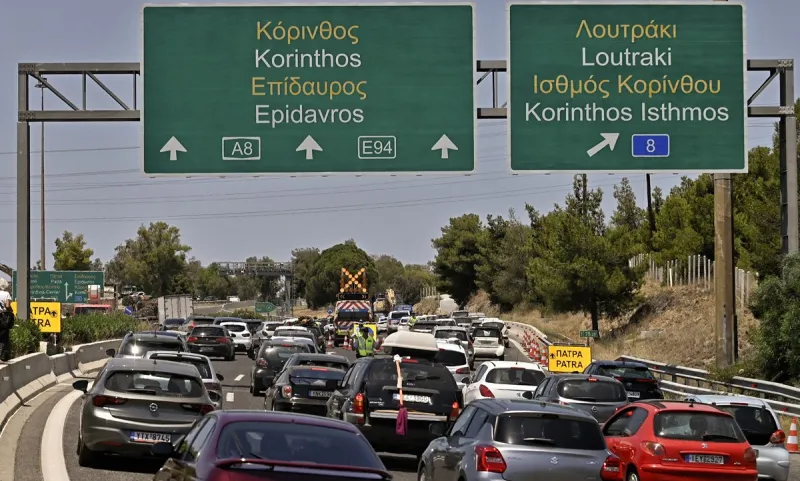 Απίστευτη ταλαιπωρία στην Εθνική οδό! Σταματημένα τα αυτοκίνητα στο ρεύμα προς Κόρινθο