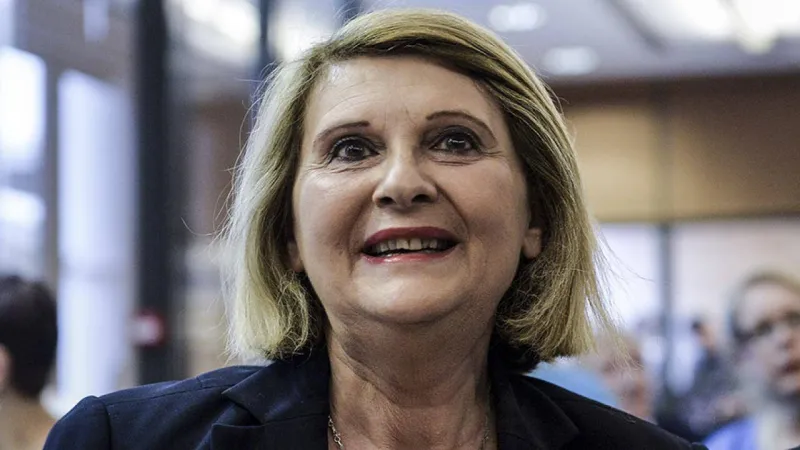 Βρέθηκε η αιτία που δυστυχούν οι Έλληνες: Είναι τα 8 πραξικοπήματα στην Αφρική – Αφού το λέει η Βούλτεψη έτσι θα ‘ναι