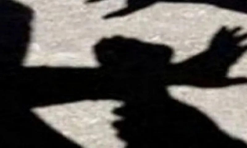 Συμπλοκή 10 ατόμων στο μπιτς μπαρ Tortuga στην Ανάβυσσο, τρεις με αιμορραγία!