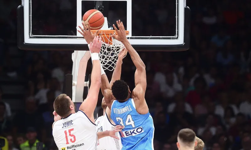 Η Εθνική έχασε με πολλά στη Σερβία στην NBA τιτανομαχία Γιόκιτς με Αντετοκούνμπο