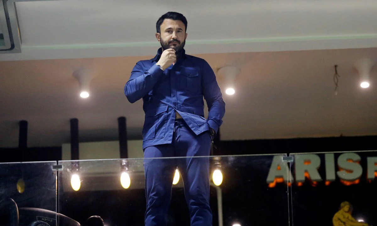 Φορ και... Μενσά οι δύο κινήσεις που έχει ρίξει το βάρος μεταγραφικά ο Άρης. Τι γίνεται με αριστερό μπακ. Το προφίλ του επιθετικού. 