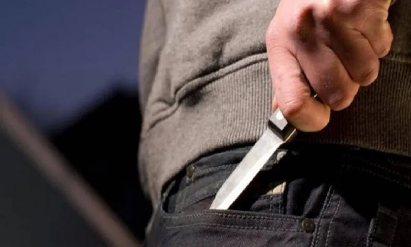 Ομόνοια: Ληστεία με την απειλή μαχαιριού