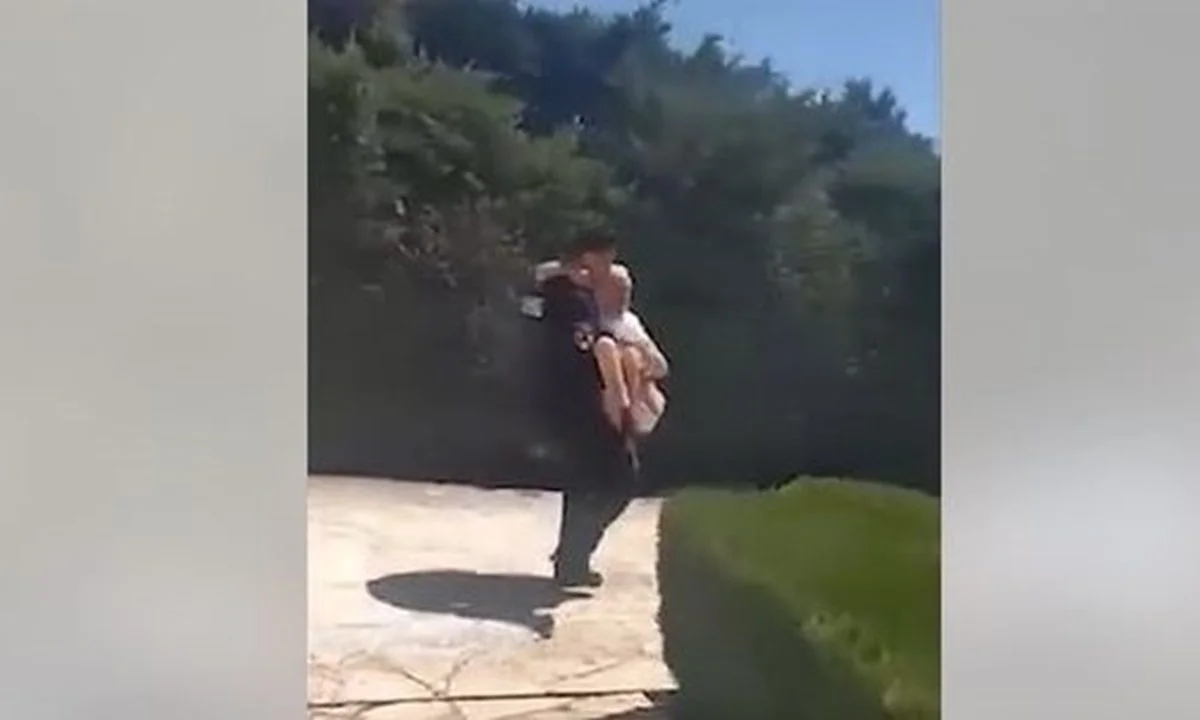 Η ΕΛ.ΑΣ. δίνει την δική της απάντηση με ένα πανέξυπνο βίντεο με τίτλο «Ας εξηγήσουμε λοιπόν τι είναι... μπάτσος»