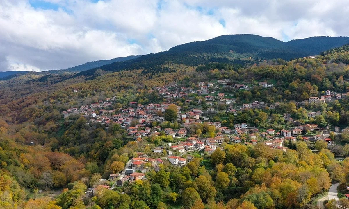 Ζητείται οικογένεια με παιδιά για... μετεγκατάσταση σε χωριό της Ευρυτανίας, με τα κίνητρα να είναι ισχυρά!